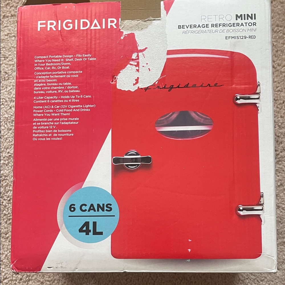 Frigidaire Retro Mini Red Fridge - Picture 4 of 11